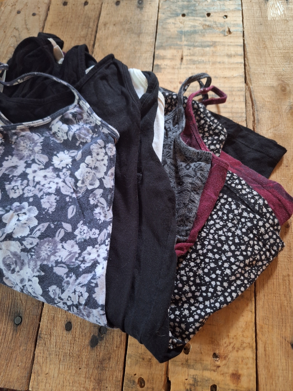 Women’s Floral & Solid Tank Top Bundle (7)